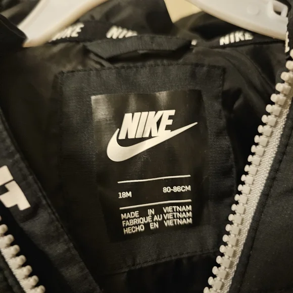 Nike Kids Black Puffer Jacket 18 Months LIKE NEW!! - Picture 12 of 13